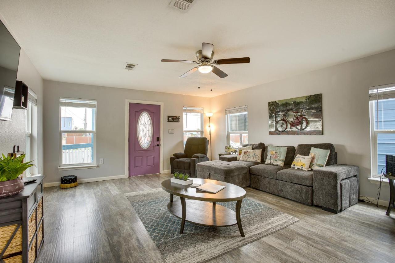 Galveston Cottage About 1 Mi To Beach Pet Friendly! Exterior photo