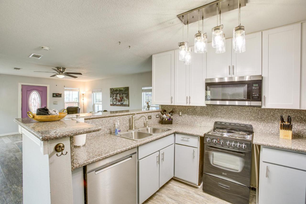 Galveston Cottage About 1 Mi To Beach Pet Friendly! Exterior photo